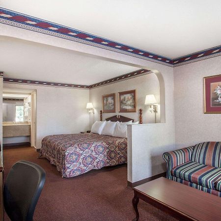 Days Inn By Wyndham Saint Pauls Rum bild
