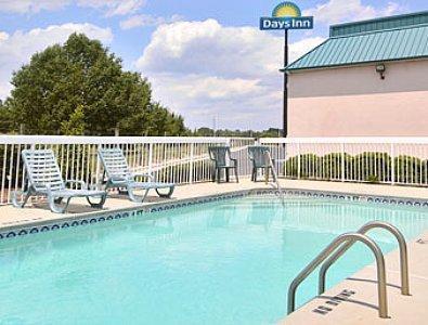 Days Inn By Wyndham Saint Pauls Bekvämligheter bild